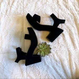 Black chunky platform heels!